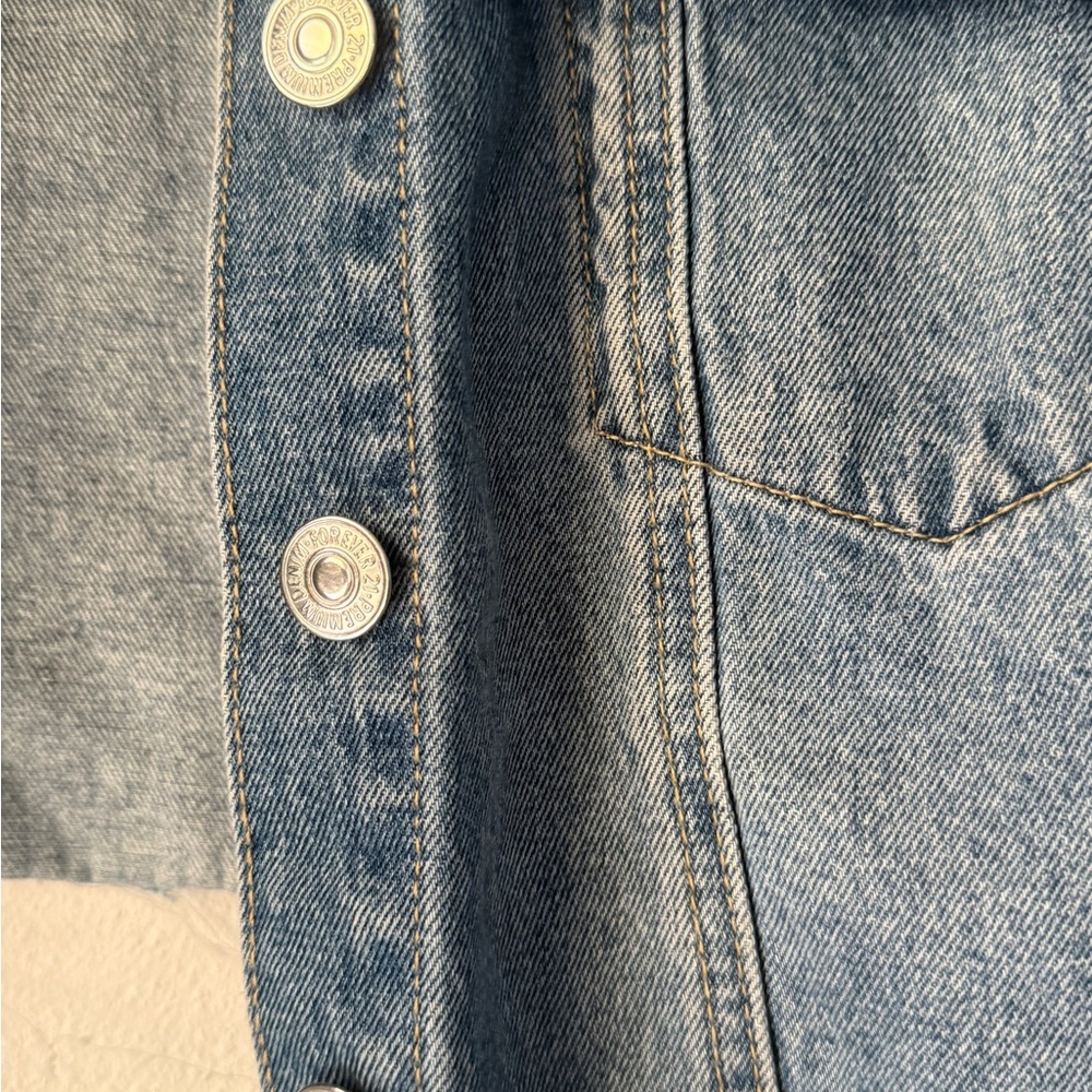 Y2K Forever 21 Women L Jacket LightWash Denim Embroidered Balloon Dog Crop - Picture 8 of 9